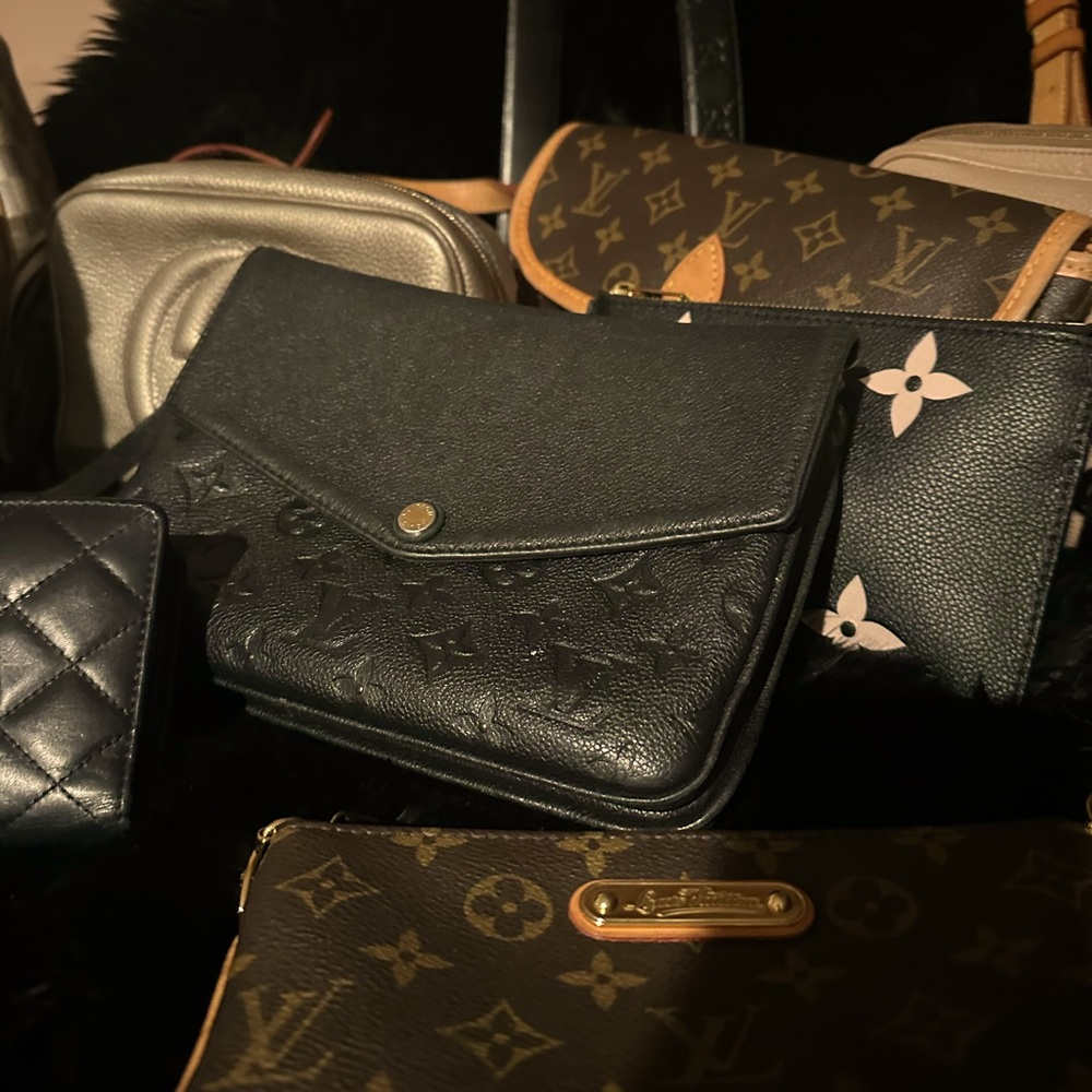 Lots to choose from. $is per bag/‘Wallets, pouches/bags sold separately/bundle